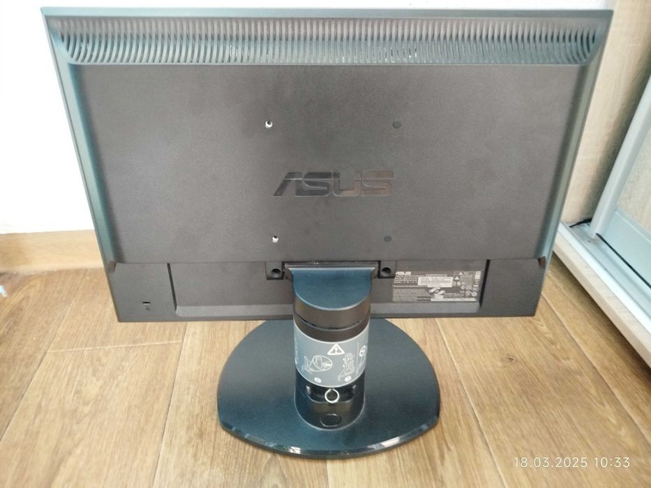 Монітор комп'ютера ASUS