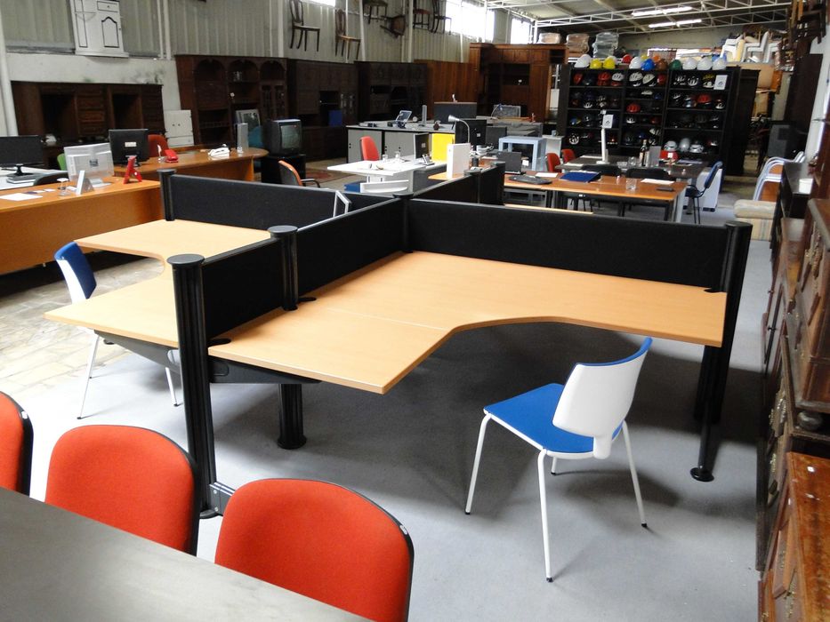 Ilhas para escritório - Conjunto de 4 grandes secretárias com sepa