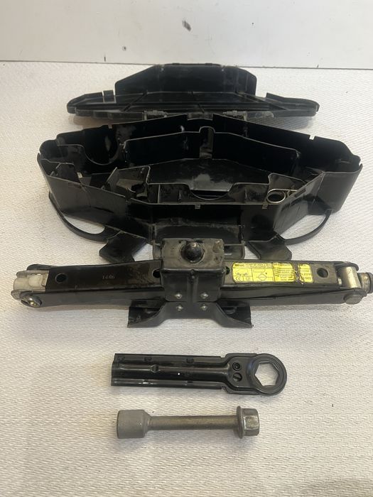 Домкрат Renault Trafik Opel Vivaro