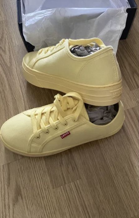 Кеди Levis розмір 37