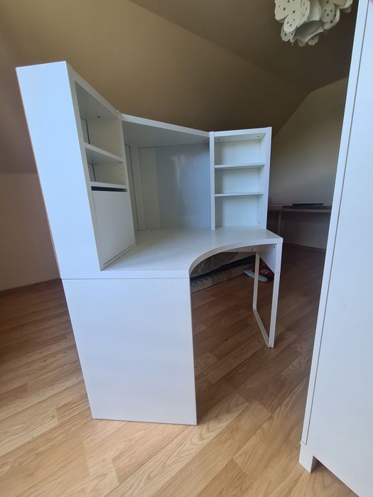 Sprzedam biurko narożne białe Ikea