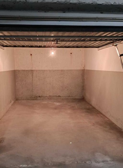 Garagem Fechada - Centro de Gaia - Liceu