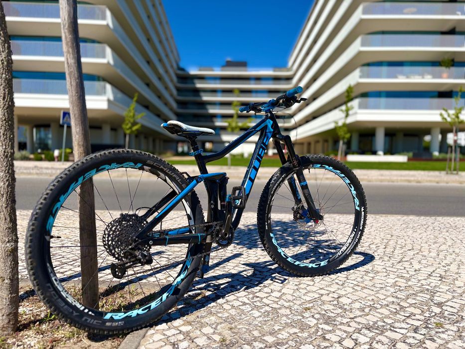 Cube Carbono 29 Full suspension