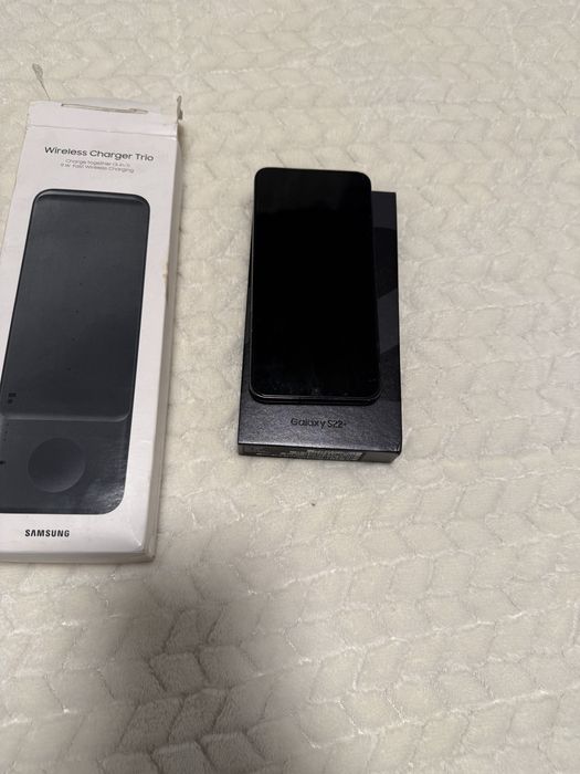 Samsung s 22 com acessorios de carregador + Relogio smartwatch Samsung