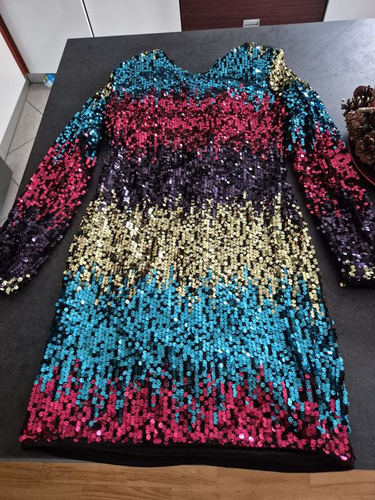 Sukienka imprezowa z cekinami r.M