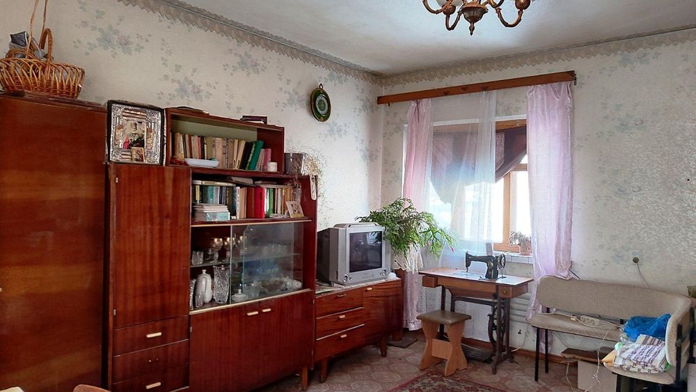 Добротний будинок у селі Тернова — простір, затишок і родючі землі!