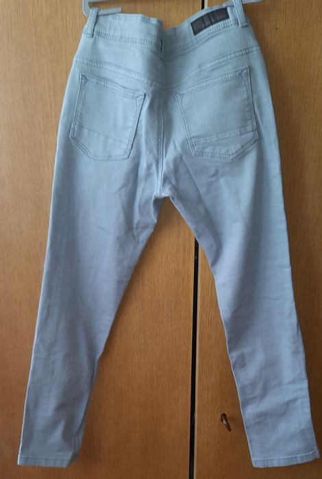 Spodnie jeansowe firmy C&A rozmiar 134 cena 13zł