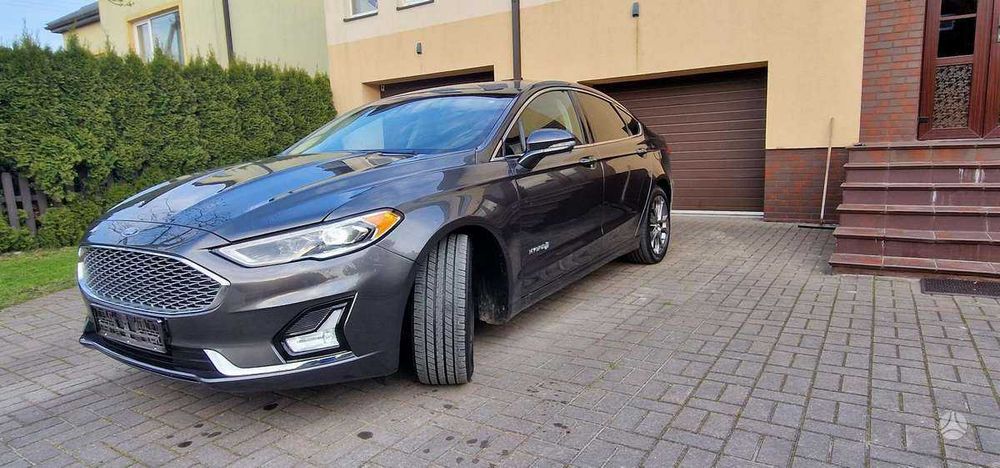 Ford Fusion 2019 гібрид