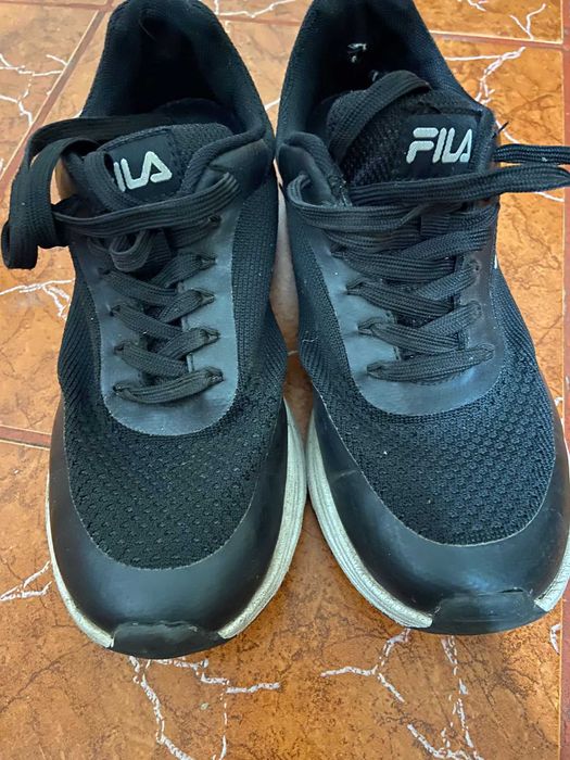 Фірмові кросівки Fila р.36