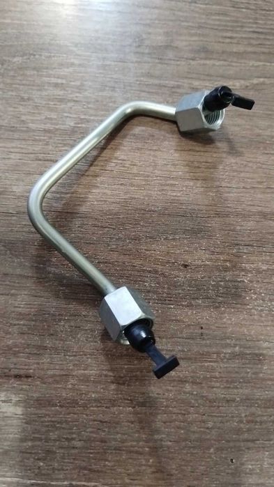 VAG трубкапалива форсунки 1-го циліндра 03L130301