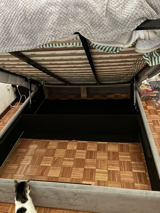 Cama casal usada
