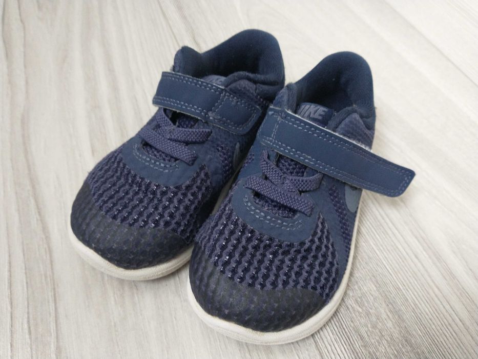 Buty adidasy Nike Revolution r 22 stan bdb