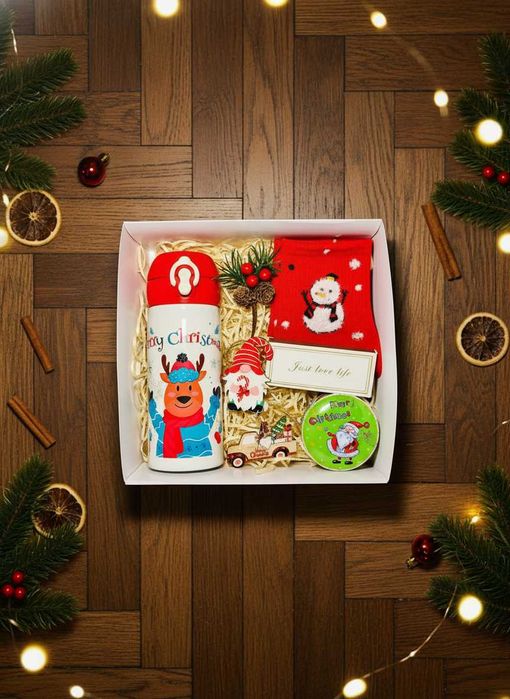 Різдвяний подарунковий бокс (новорічний набір) + гірлянда в ПОДАРУНОК!