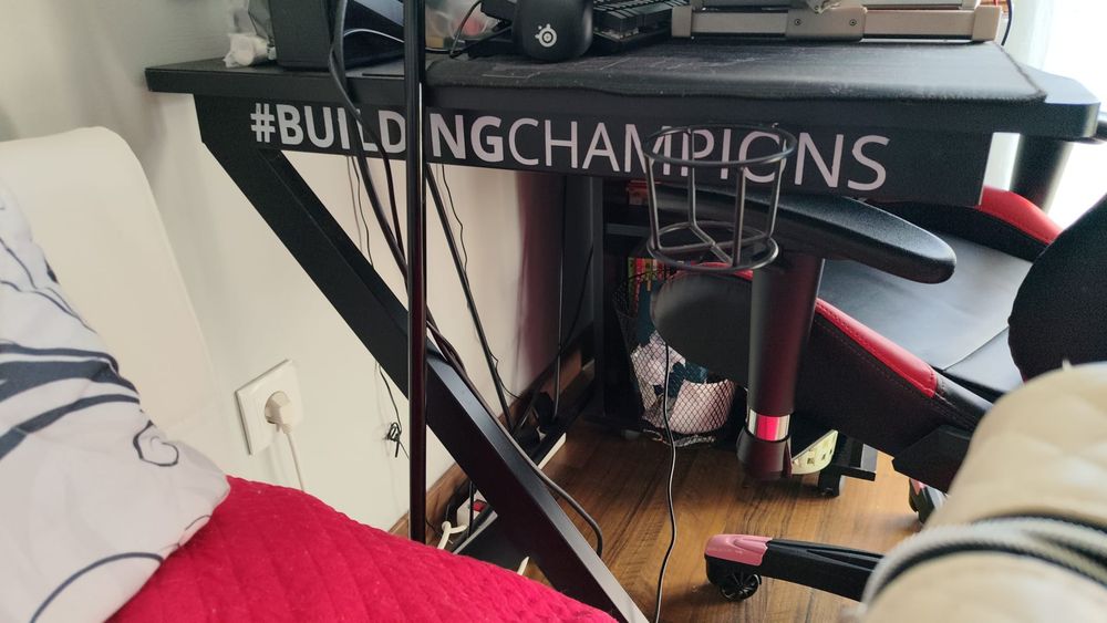 Mesa/secretária Gamer (Build for Champions)