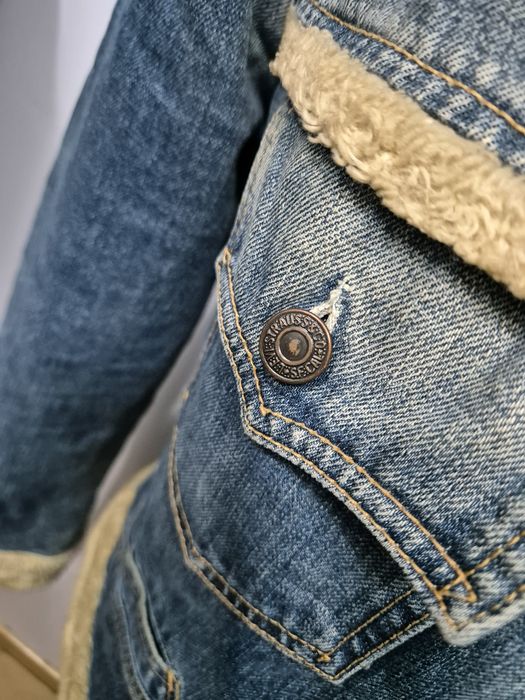 LEVI STRAUSS roz. L damska kurtka oryginalna levis ocieplana kożuchem