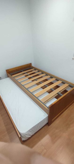 Cama de solteiro dupla
