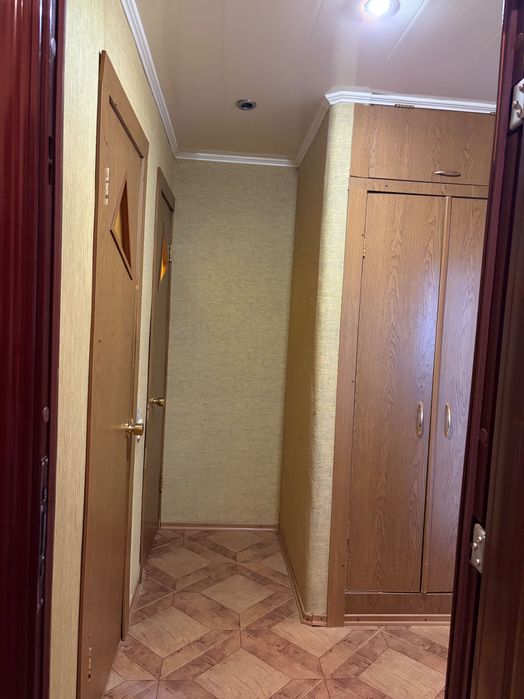 Продам простору 3-кімнатну квартиру в Центрально-Міському районі, проспект Миру 4