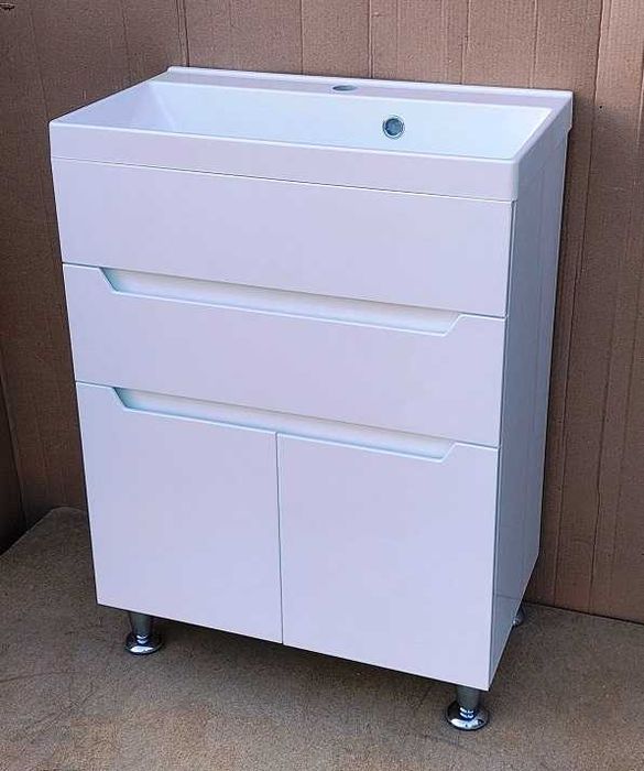 Новий комплект у ванну: тумба з прямокутним умивальником, раковиною.