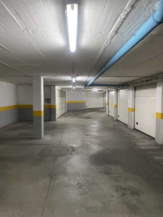 Parqueamento | Estacionamento | Garagem | LOURES (centro)