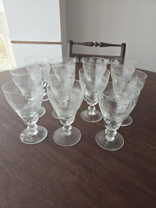 Conjunto de Garrafas, Jarro e Copos