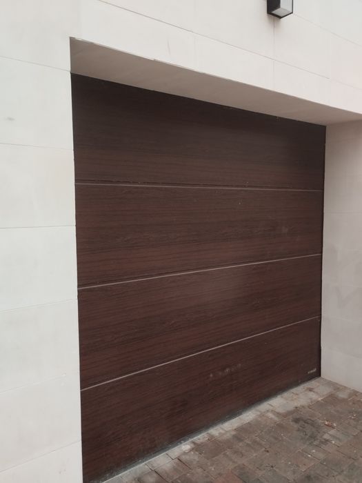 Brama garażowa Wiśniowski