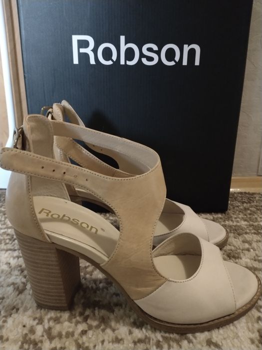 NOWE sandałki na słupku Robson 36 beżowe