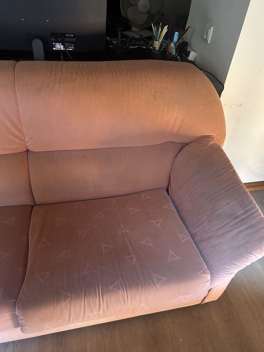 Sofá-cama de 3 lugares em bom estado