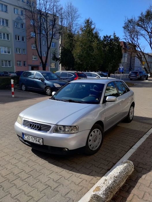 Audi A3 Sportback Audi A3 1.6 benzyna 2003 rok 5 drzwiowy niski przebieg