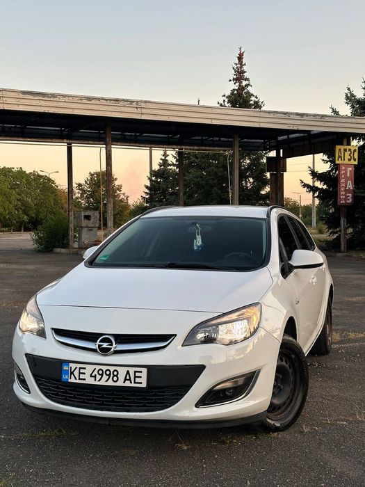 Продам Opel astra j