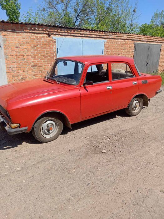 Автомобиль Москвич гаражное хранение состояние идеальное.