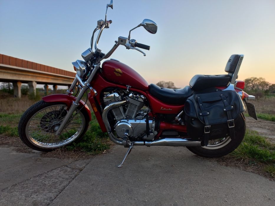 Suzuki intruder 750