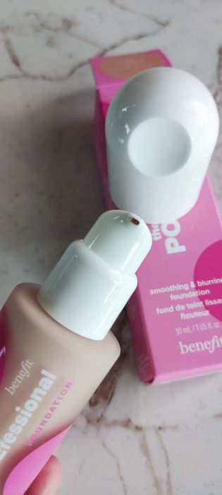 Podkład benefit porefessional foundation 4N WONDER  fair neutral peach