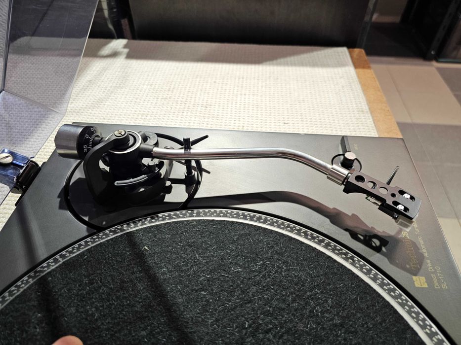 Програвач Technics SL-1710