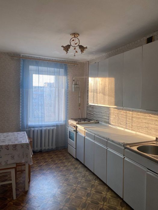 Аренда трехкомнатной на  6-Слободской(Центр)