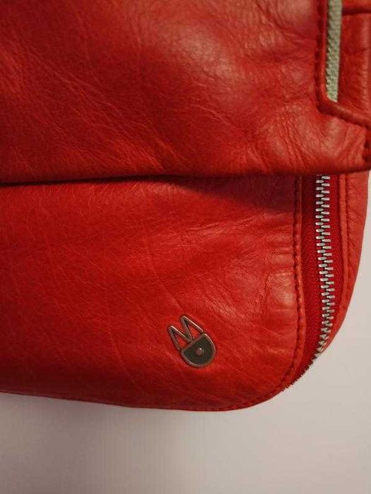 Шкіряна сумка-месенджер Mandarina Duck