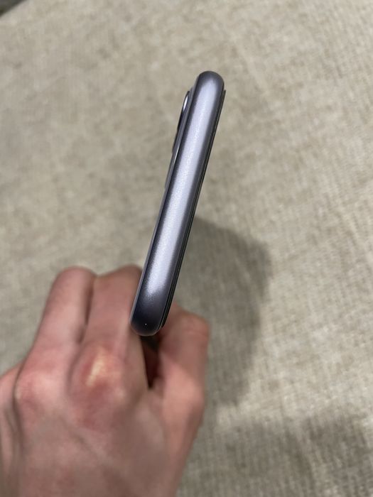 Продається iPhone 11 в гарному стані 128