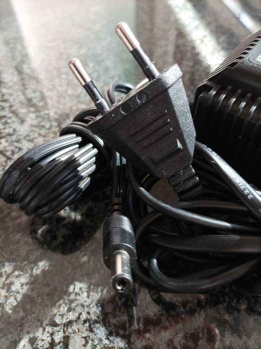 Carregador/Adaptador Creative MAG120290TH4