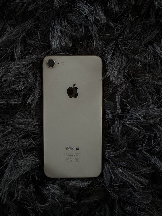 Iphone 8 64gb + ładowarka