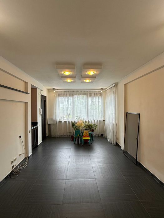 Унікальна 5+кімнатна квартира з гаражем, 2 кухнями та окремим входом