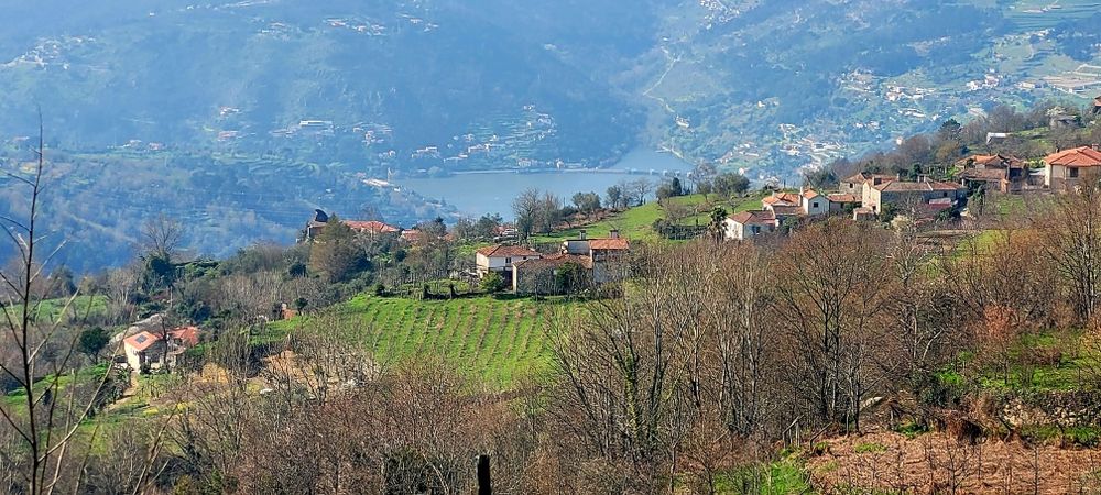 Terreno Douro p/construção-COM projeto aprovado!