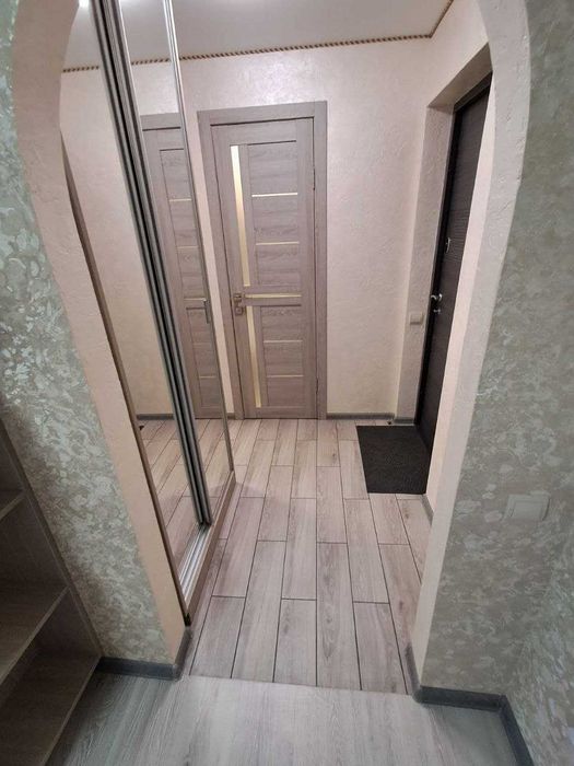 Одно кімнатна квартира з євроремонто,  вул.Полтавська 10.