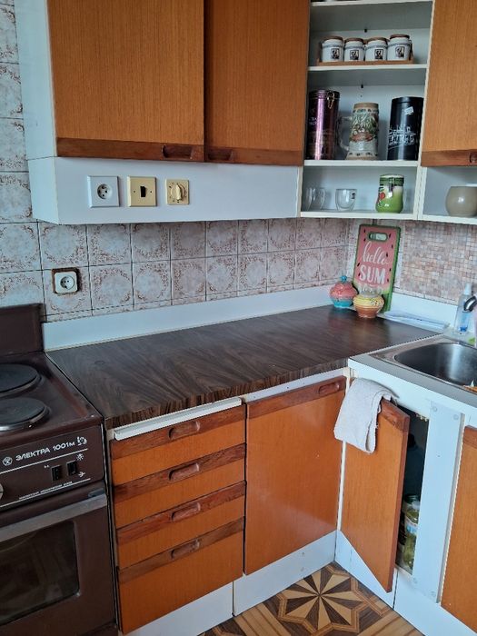 Сдам 2к квартиру коммунальные пополам