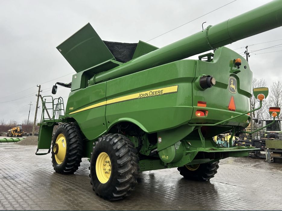 John Deere S680