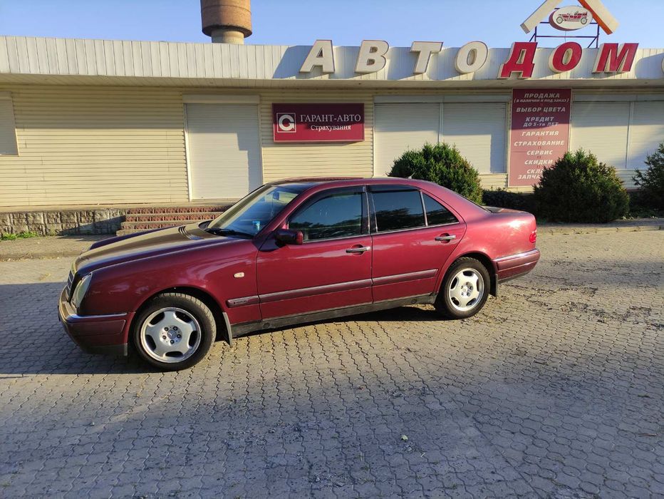 Гарний Мерс w210 бензин 2.0 (обмен на недвижимость)