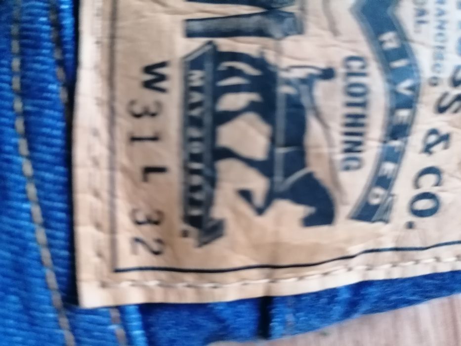 Sprzedam zupełnie nowe Levisy