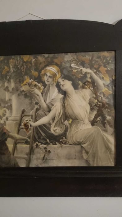 Rama secesyjna dwie kobiety przed secesyjną fontanną Chromolitografia