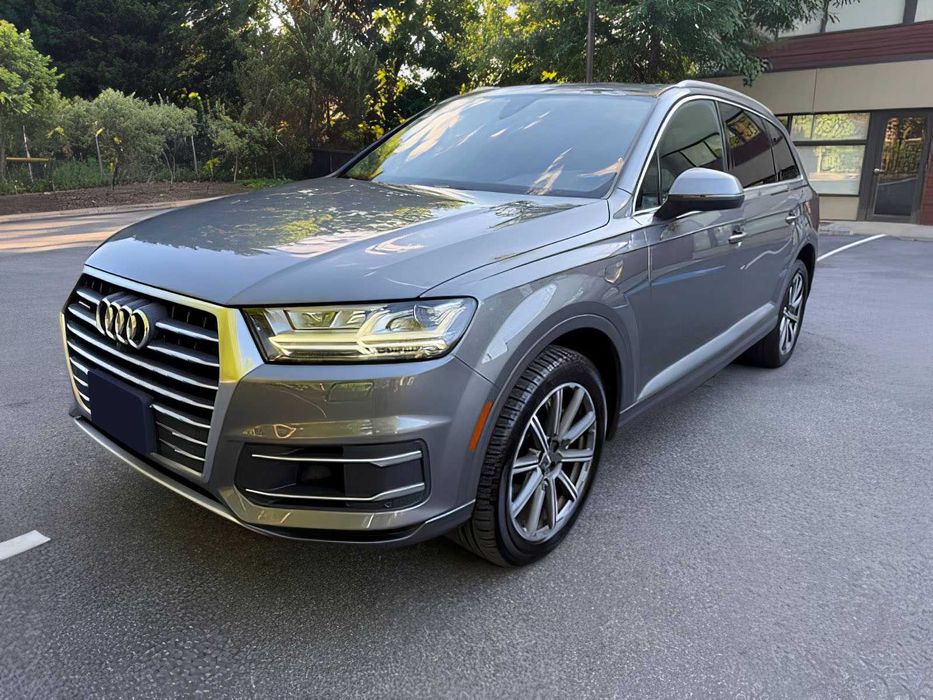 Audi Q7      2017