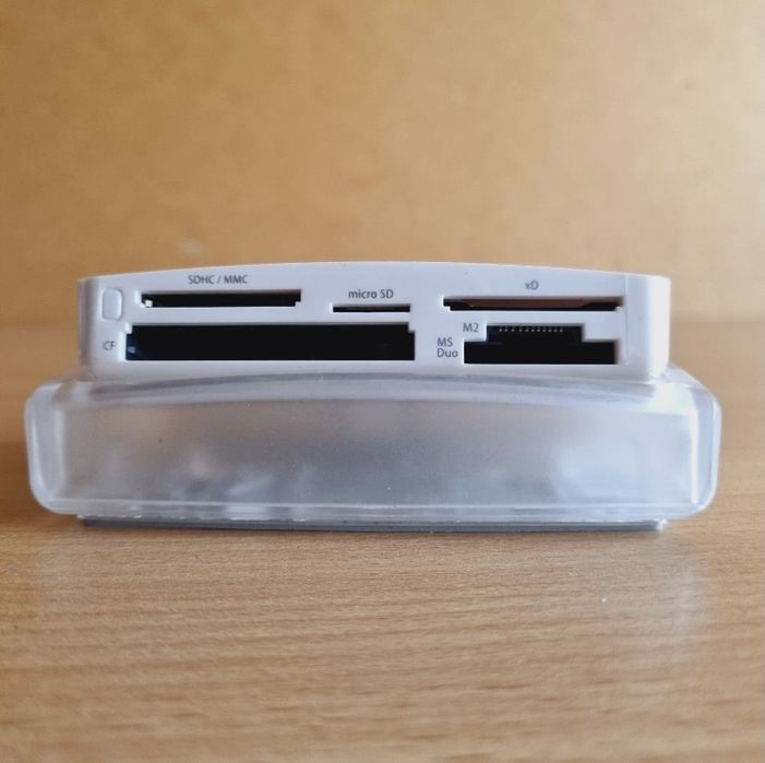 Картридер  Lexar Multi-Card 25 in 1 USB3.0 Card Reader LRW025URBAP