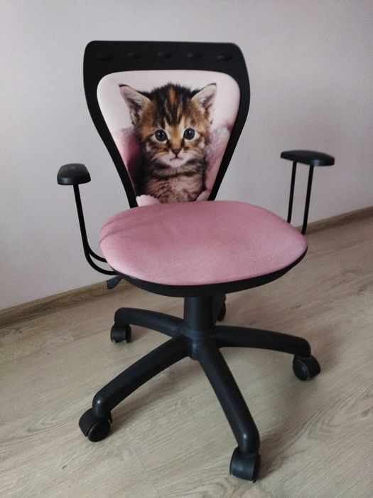 Krzesło obrotowe dla dziecka jak nowe