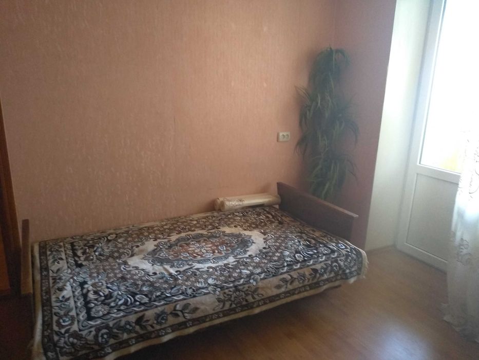 2 кімнатна на Келецькій